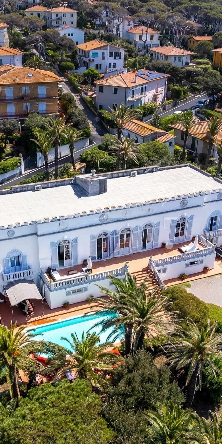 Villa storica in Toscana con vista mare