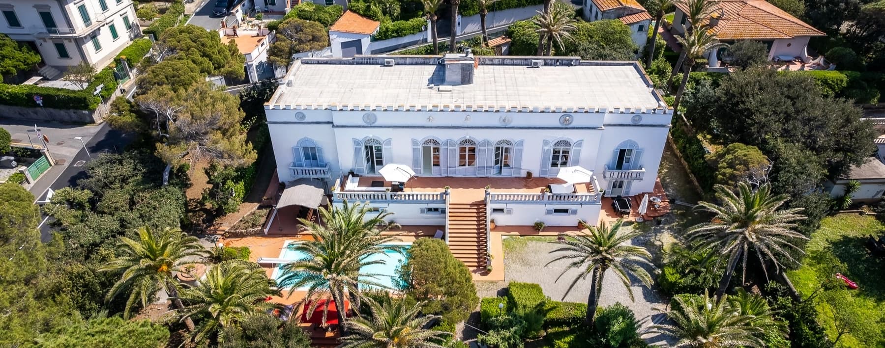 Villa storica in Toscana con vista mare