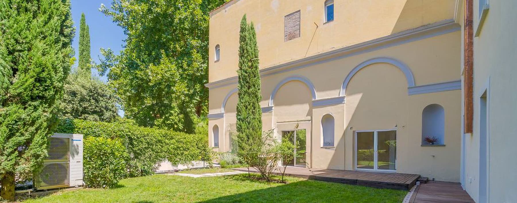 Terratetto nel cuore di Firenze con giardino e posto auto