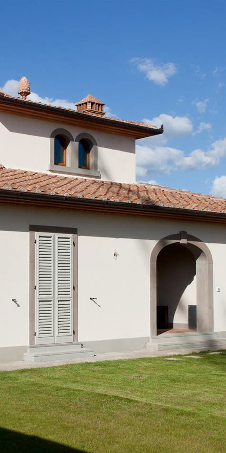 Villa con torretta panoramica a Cortona, Toscana