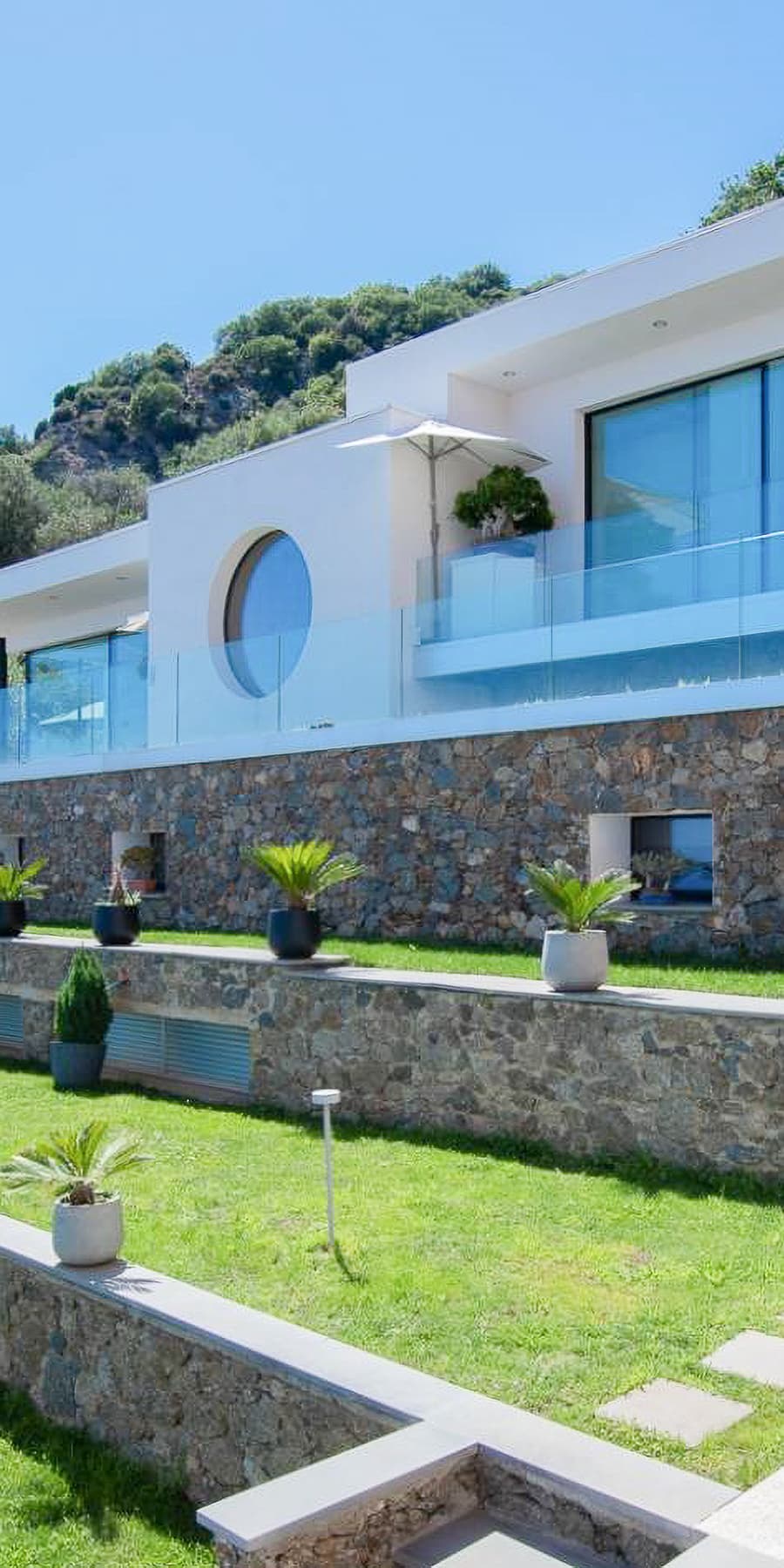 Villa di Lusso Vista Mare a Bergeggi, 360 mq Totali