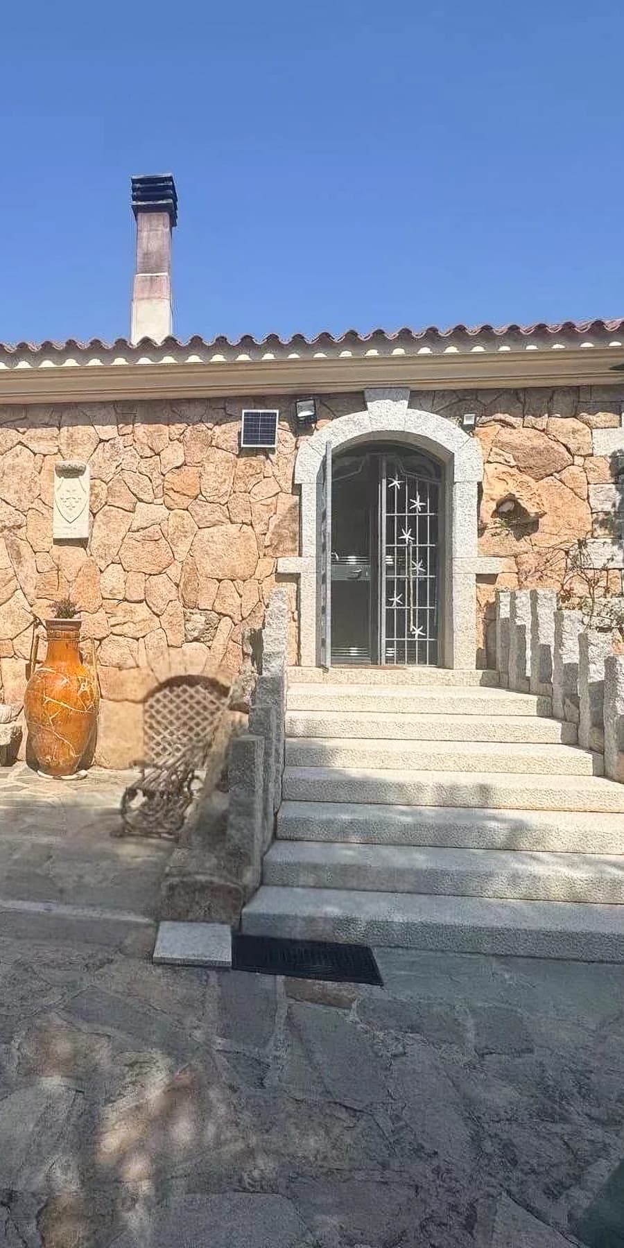 Villa in pietra con vista mare a Olbia, Sardegna