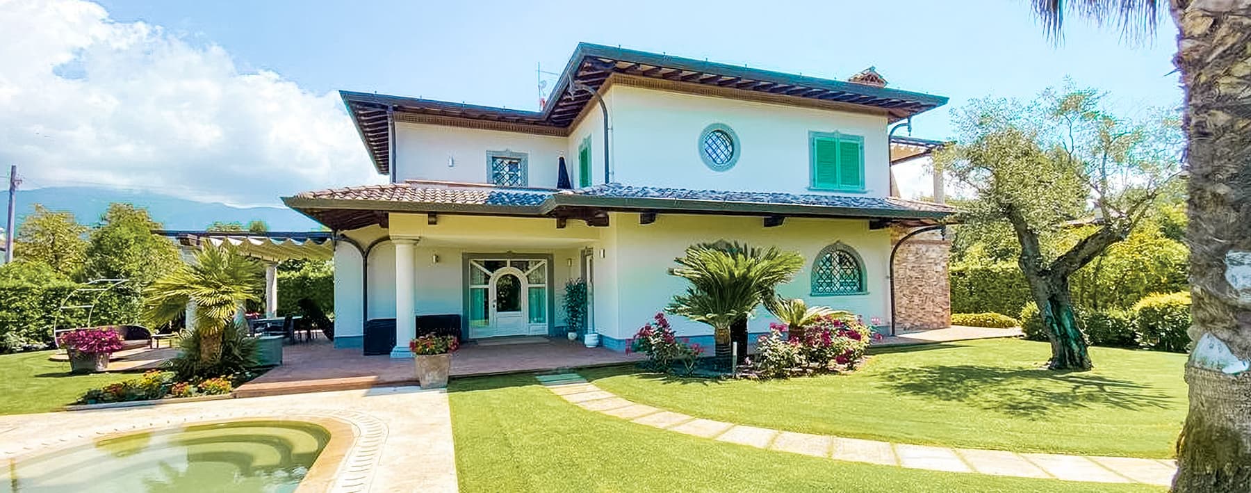 Villa con Piscina a Forte dei Marmi, Toscana