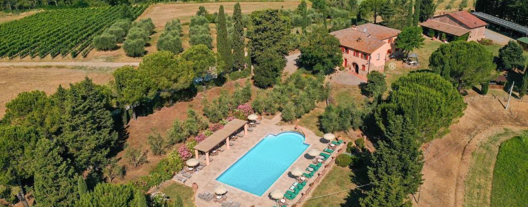 Tenuta-Complesso con Piscina in Toscana, Peccioli