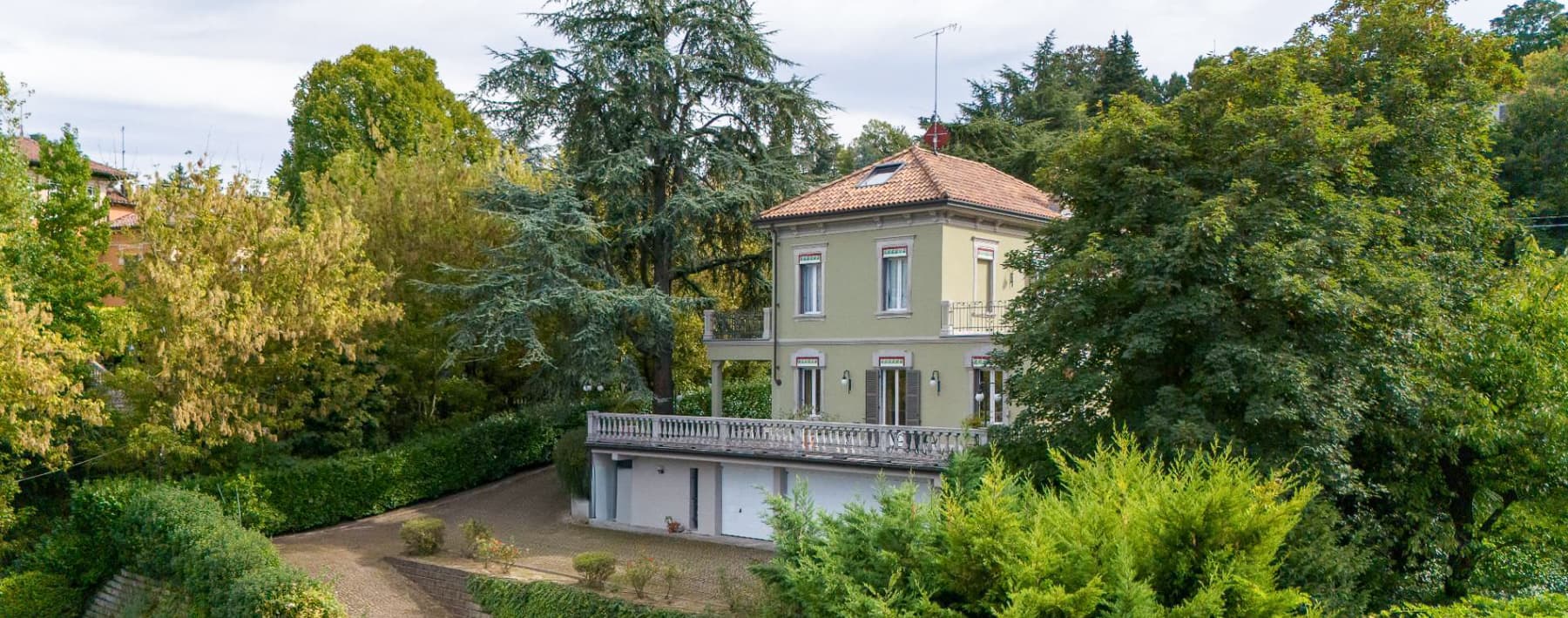 Prestigious Villa with Pool in Tortona, Piedmont