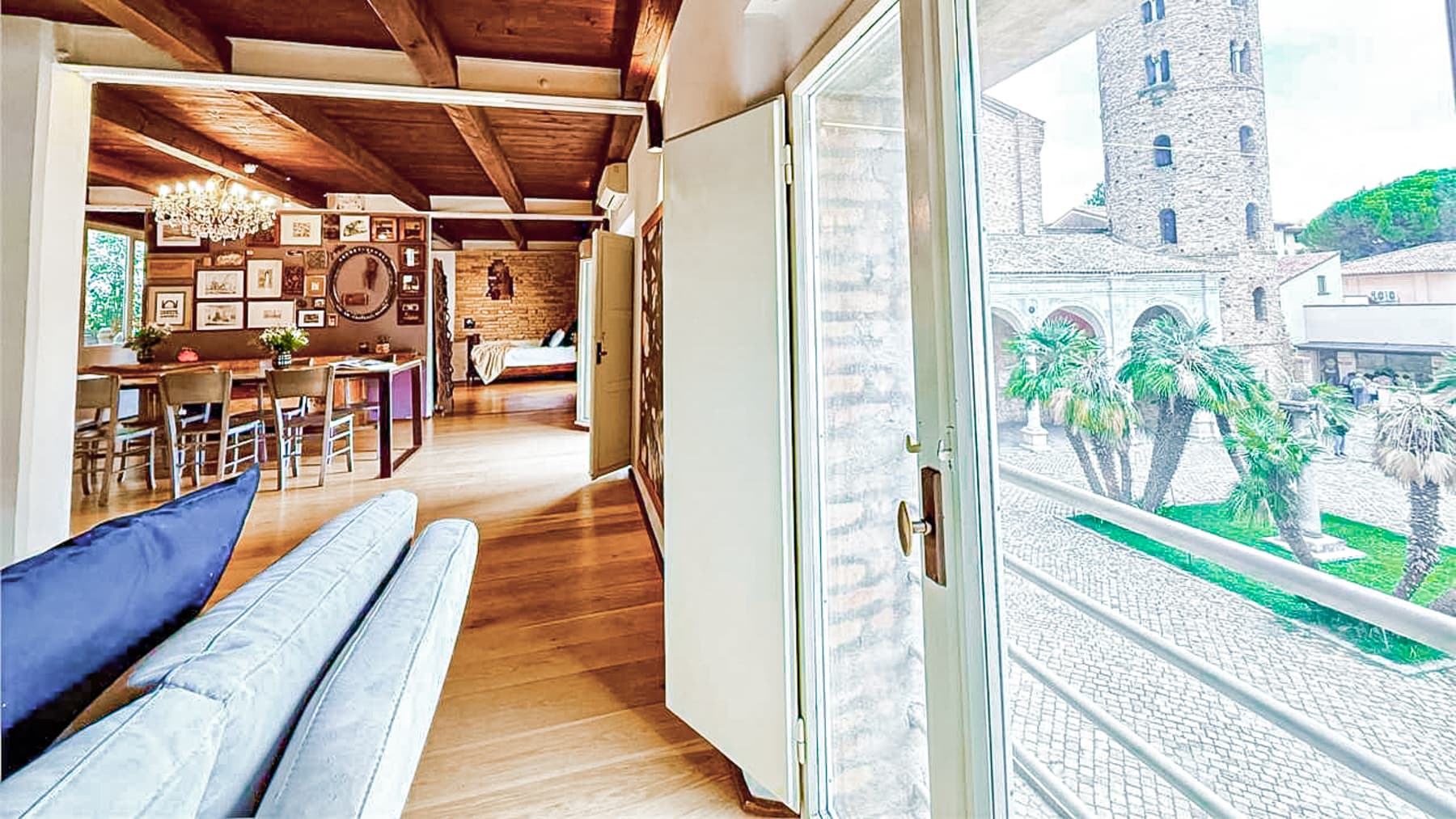 Historic Apartment in Ravenna, Emilia-Romagna Gem