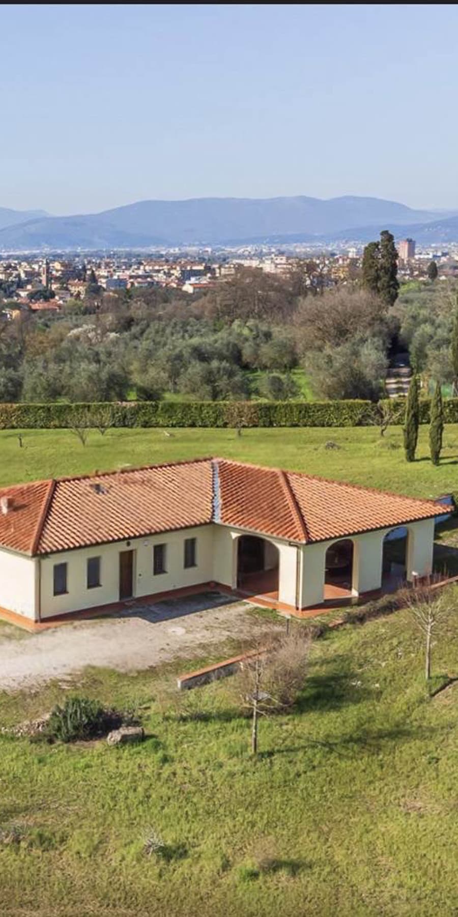 Azienda Agricola a Scandicci, 12 ettari in Toscana