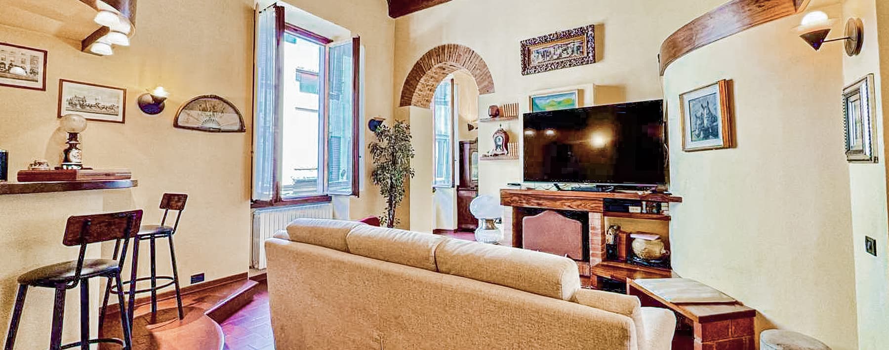 Appartamento elegante con affreschi a Firenze centro