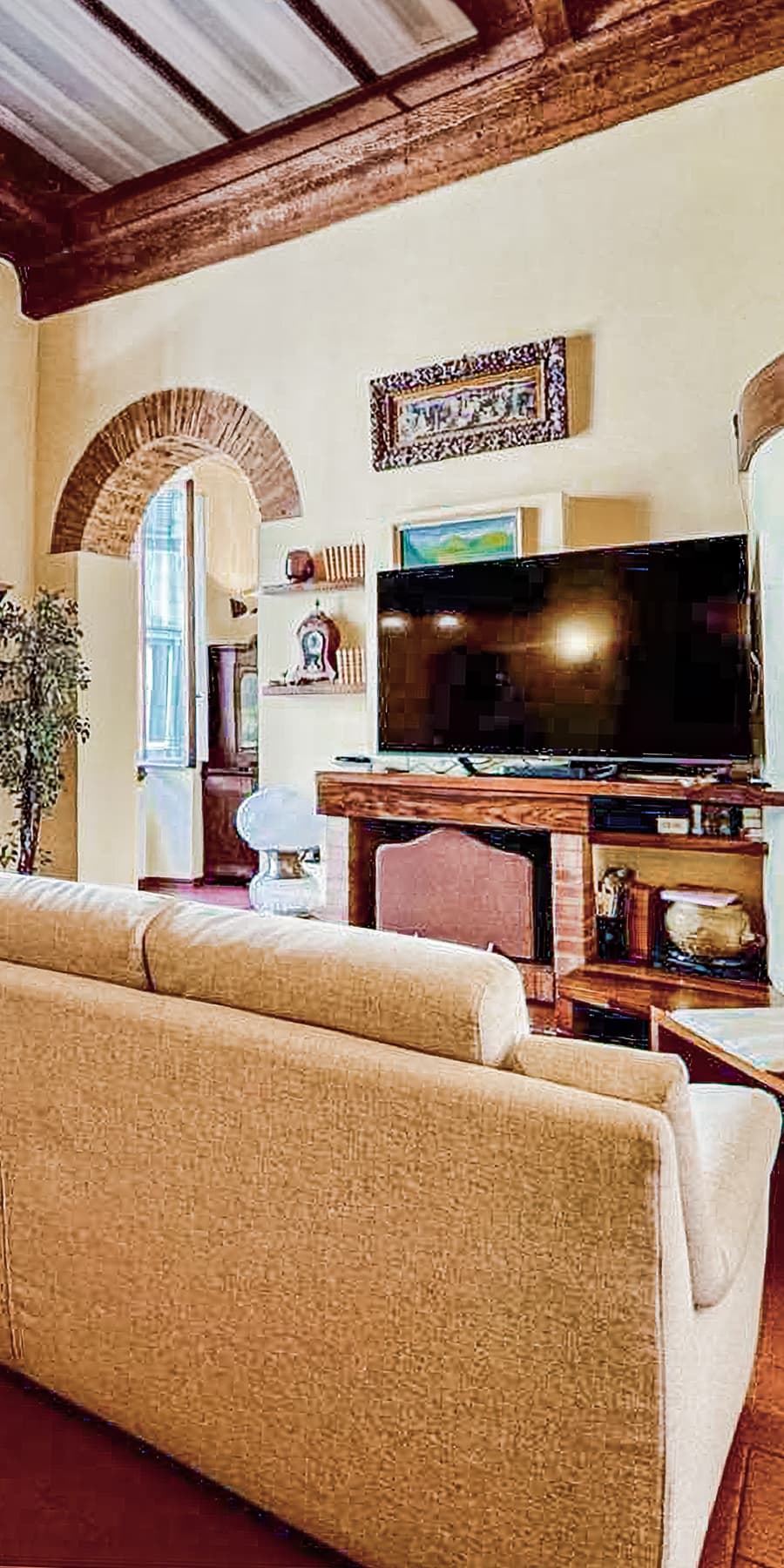 Appartamento elegante con affreschi a Firenze centro