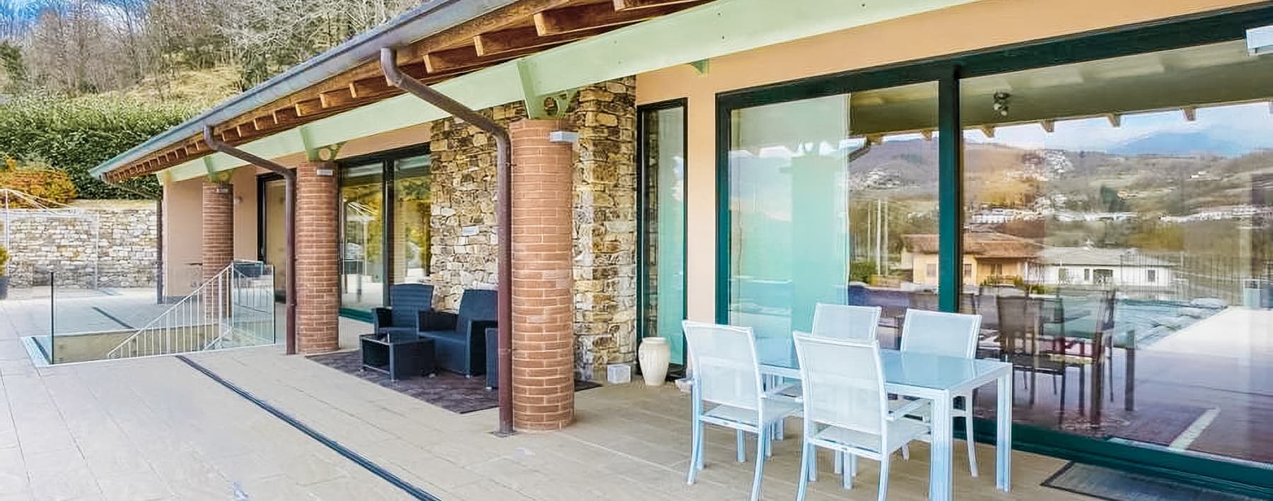 Villa con Piscina Infinity tra le Colline Toscane