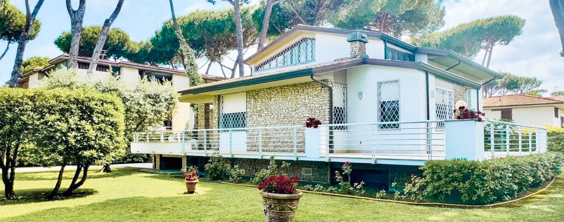 Villa singola a Camaiore con giardino in Versilia