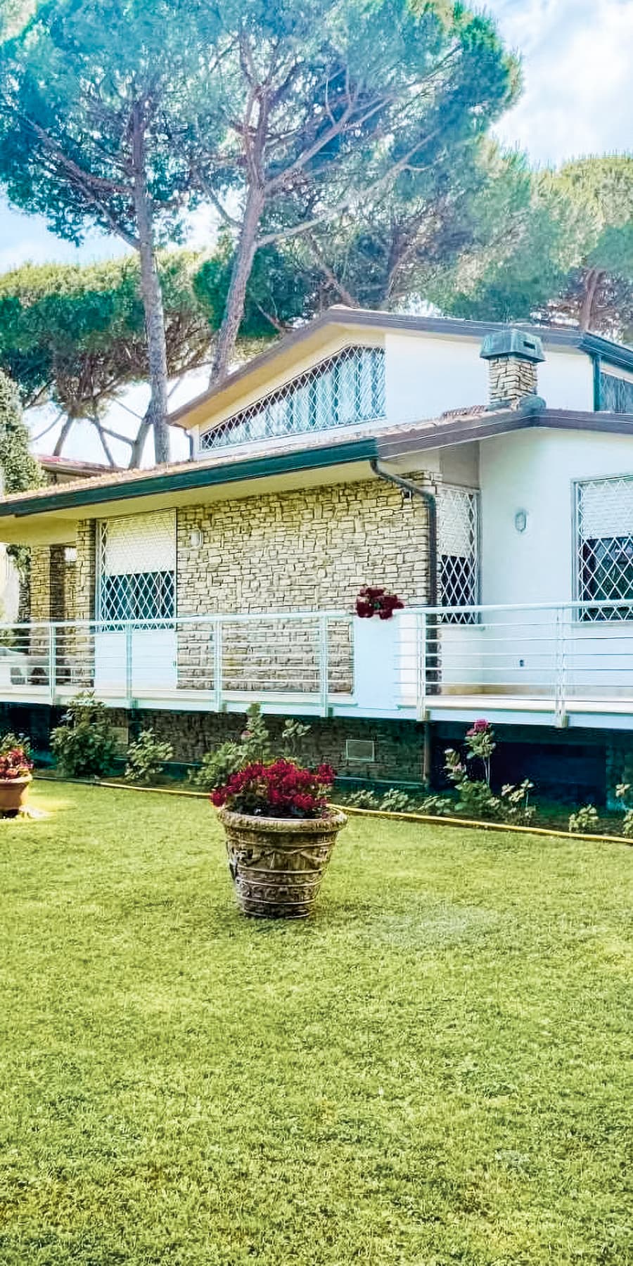 Villa singola a Camaiore con giardino in Versilia
