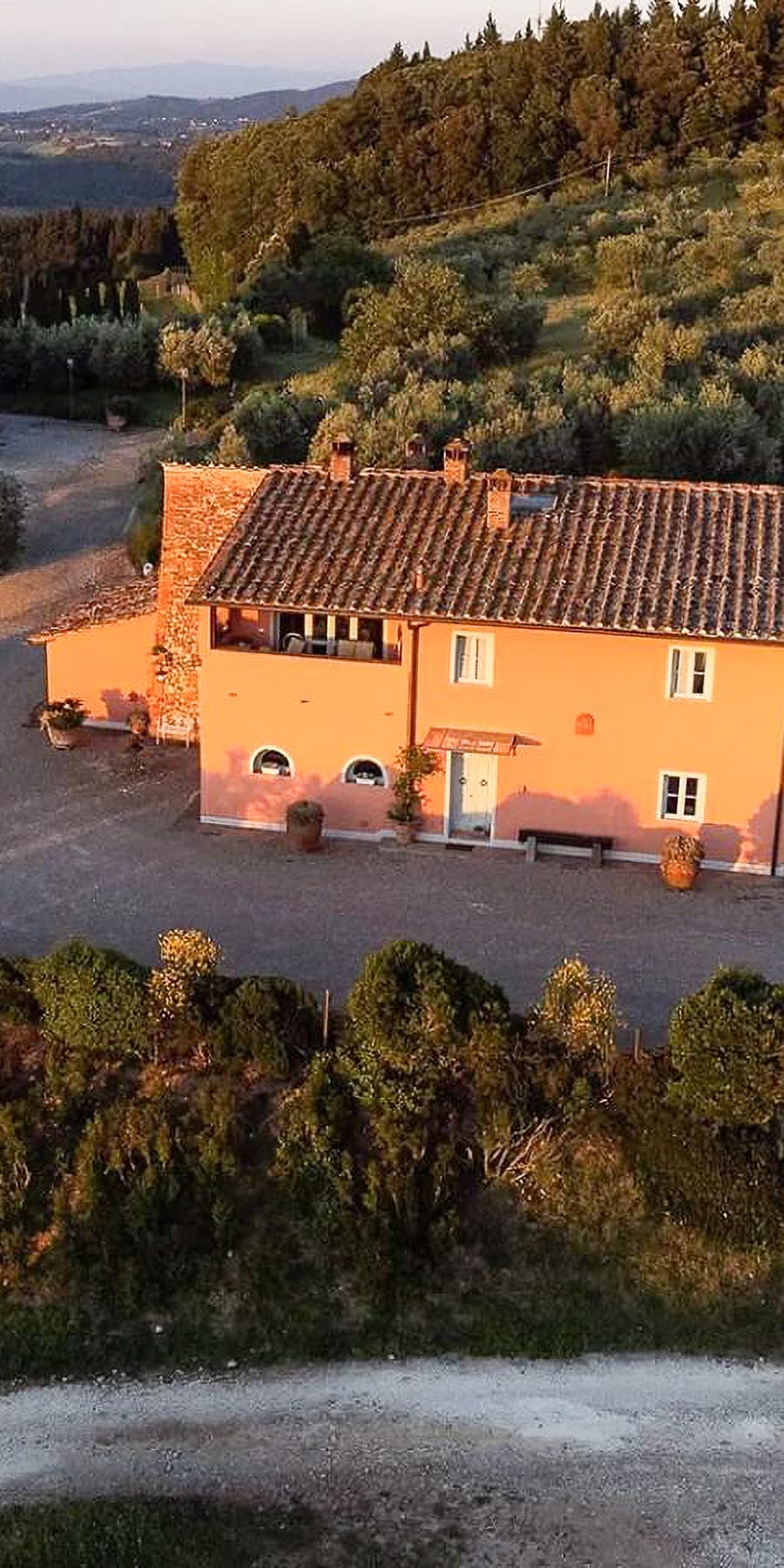 Casale con Piscina Privata nella Campagna Toscana