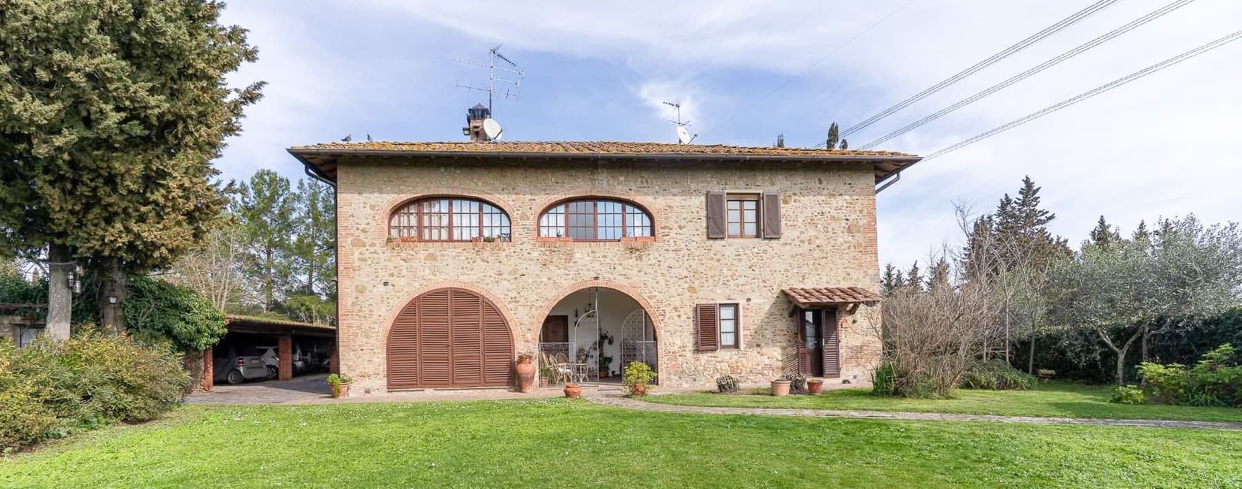 Colonica panoramica in Toscana, Montespertoli