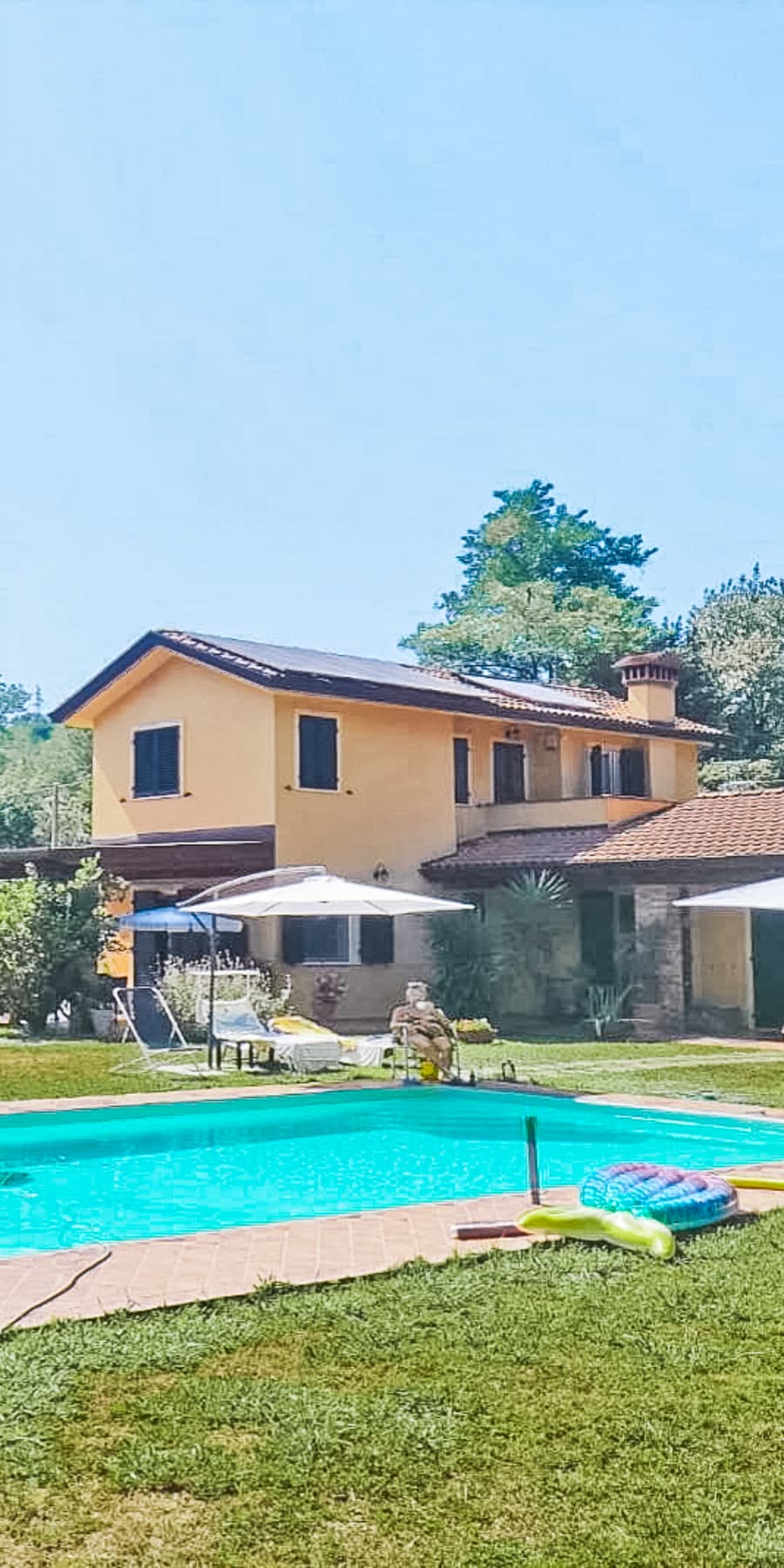 Villa elegante a Castelnuovo Magra, 243 mq di lusso