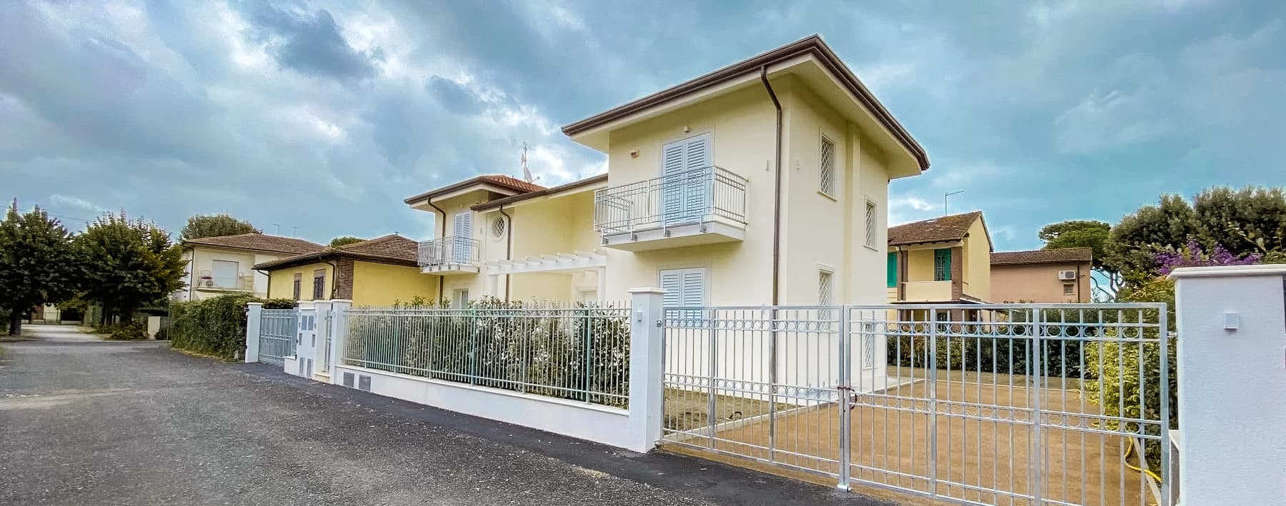 Villetta a schiera a Pietrasanta, Versilia con giardino