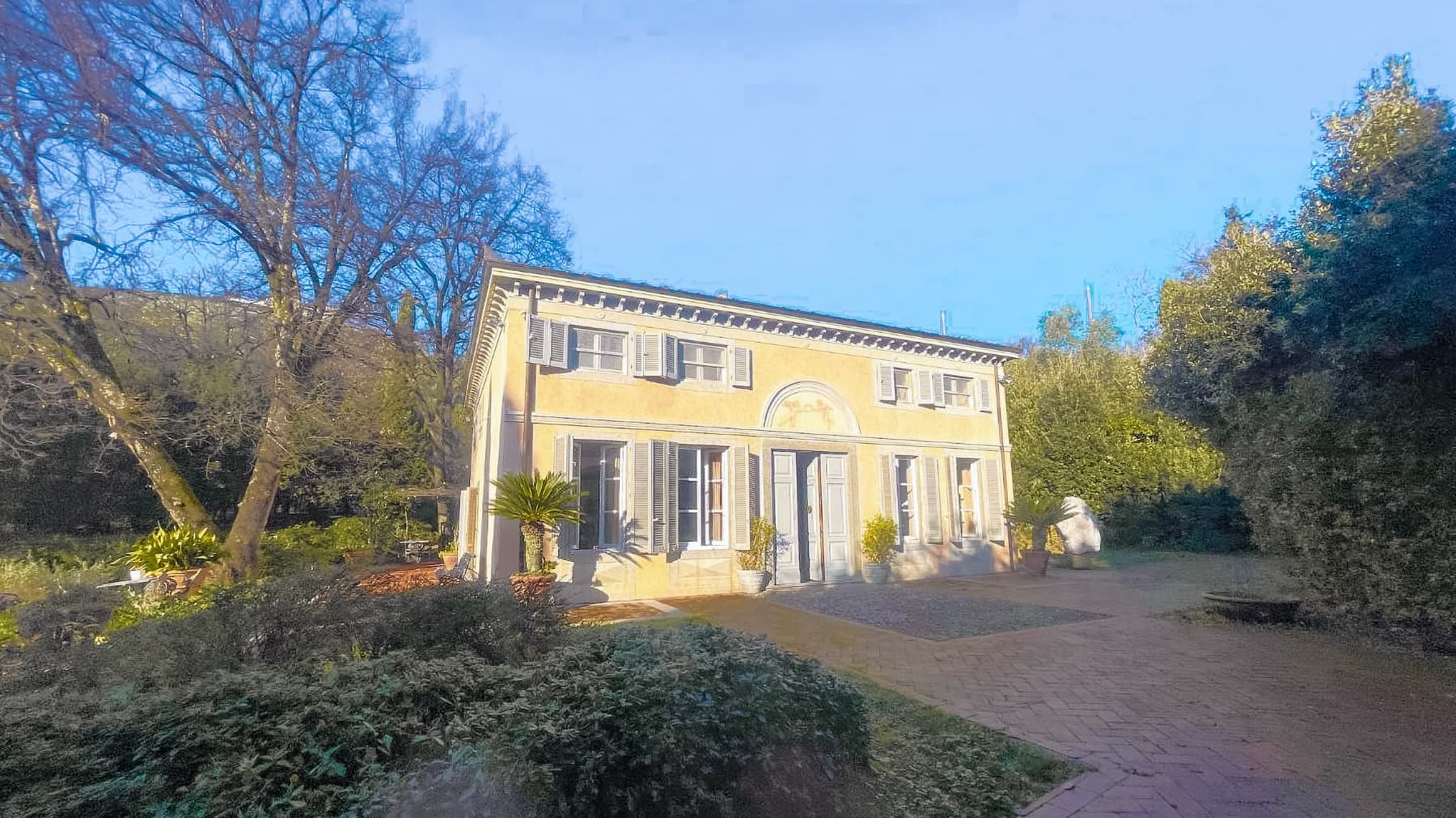 Villa storica con parco a Capannori, Toscana