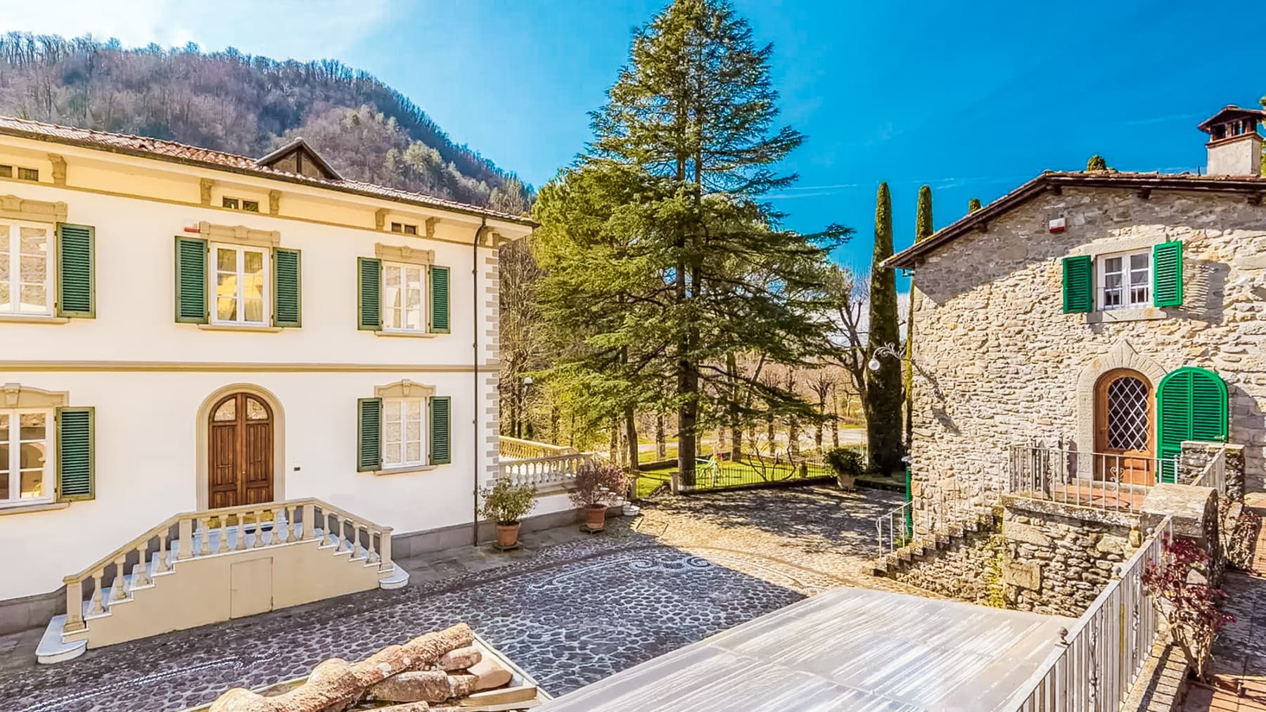 Villa Liberty a Bagni di Lucca, cuore della Toscana