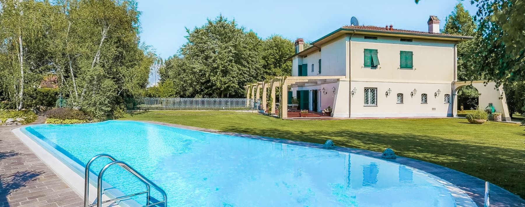 Villa a Capannori, Toscana con Piscina e Giardino