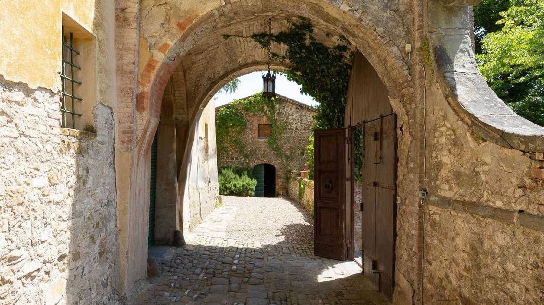 Charming Agricultural Estate in Siena, Tuscany