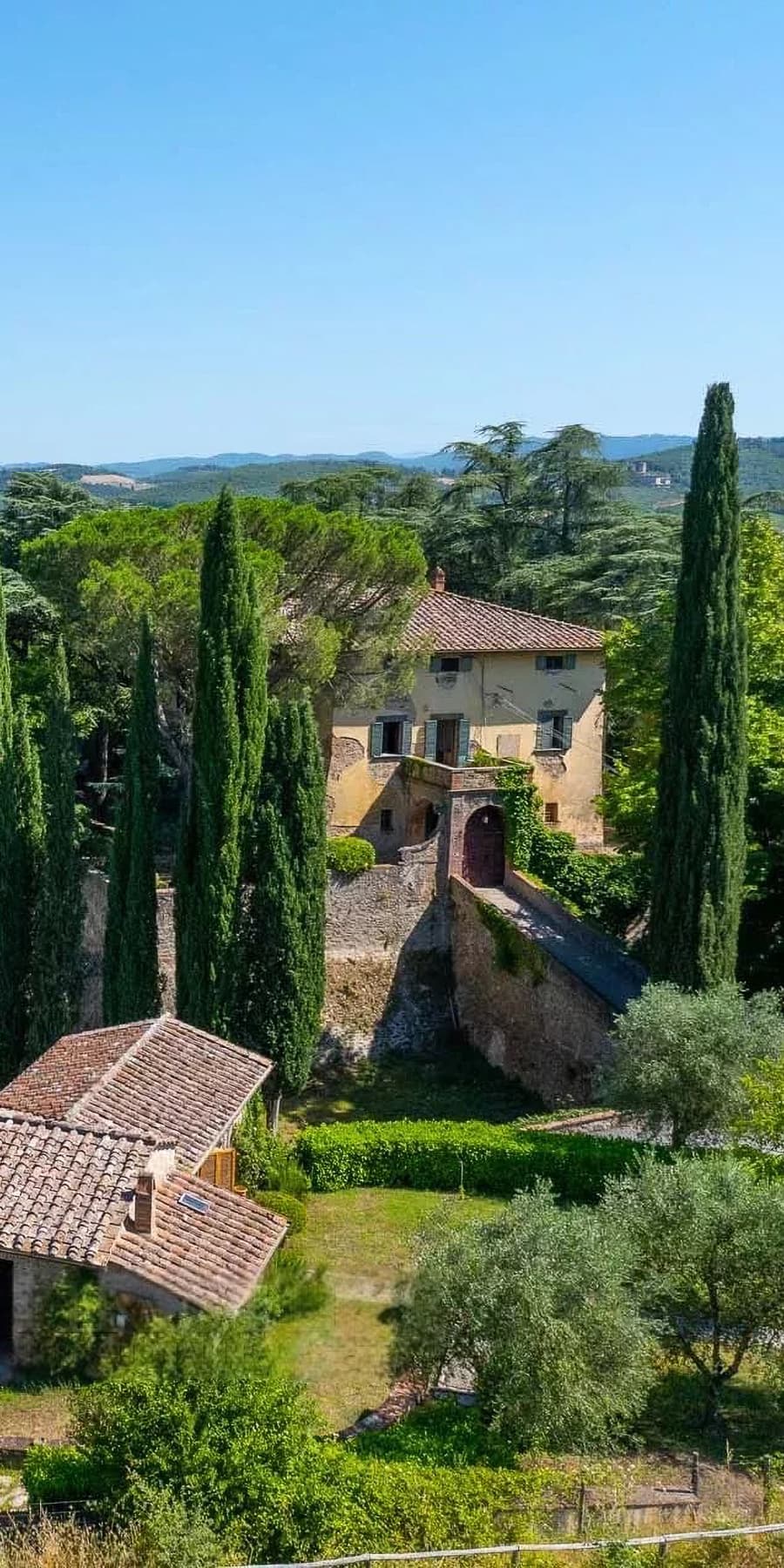Charming Agricultural Estate in Siena, Tuscany