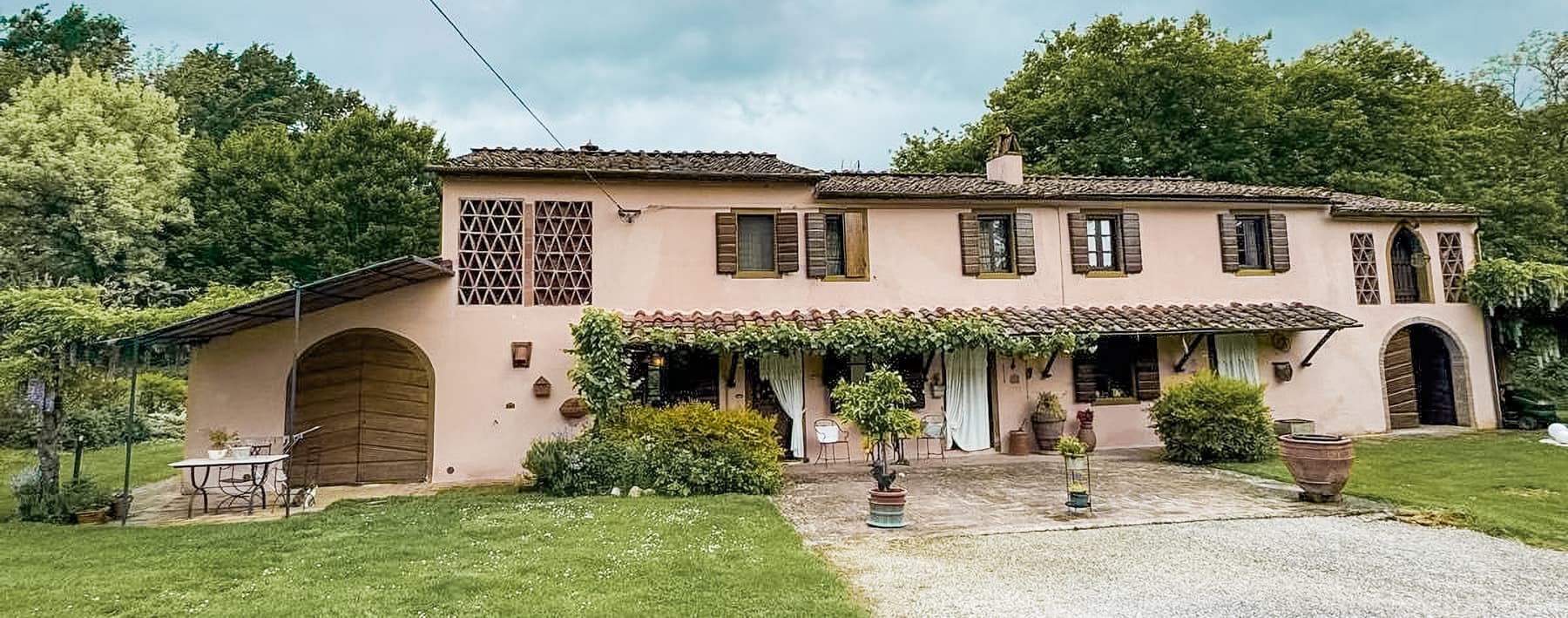 Villa con Piscina e Giardino a Capannori, Toscana