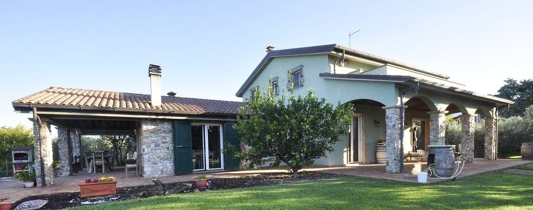 Villa moderna con piscina a San Vincenzo, Toscana