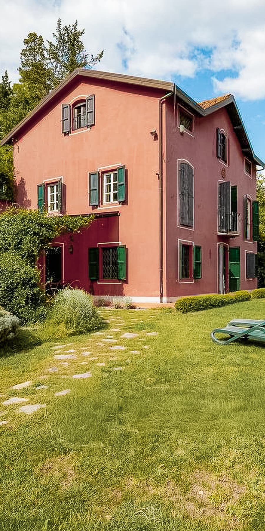 Villa con Uliveto e Vigneto nella Campagna di Lucca
