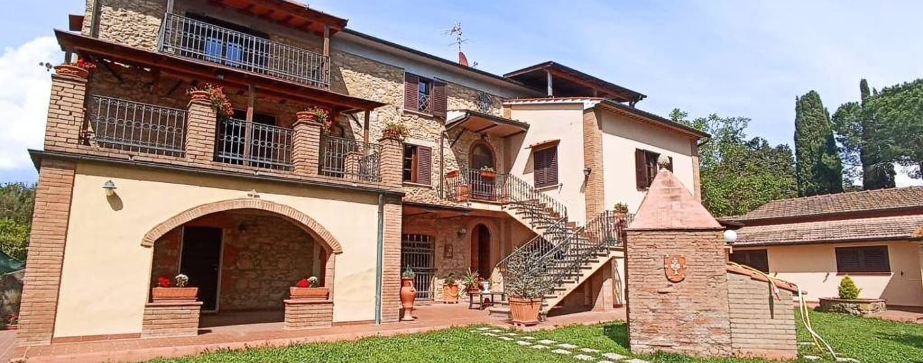 Casale elegante nelle colline toscane vicino a Cecina