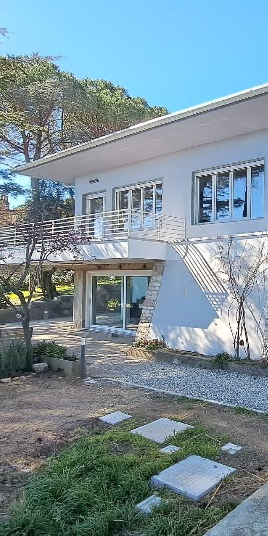 Villa ristrutturata con giardino a Rosignano Marittimo