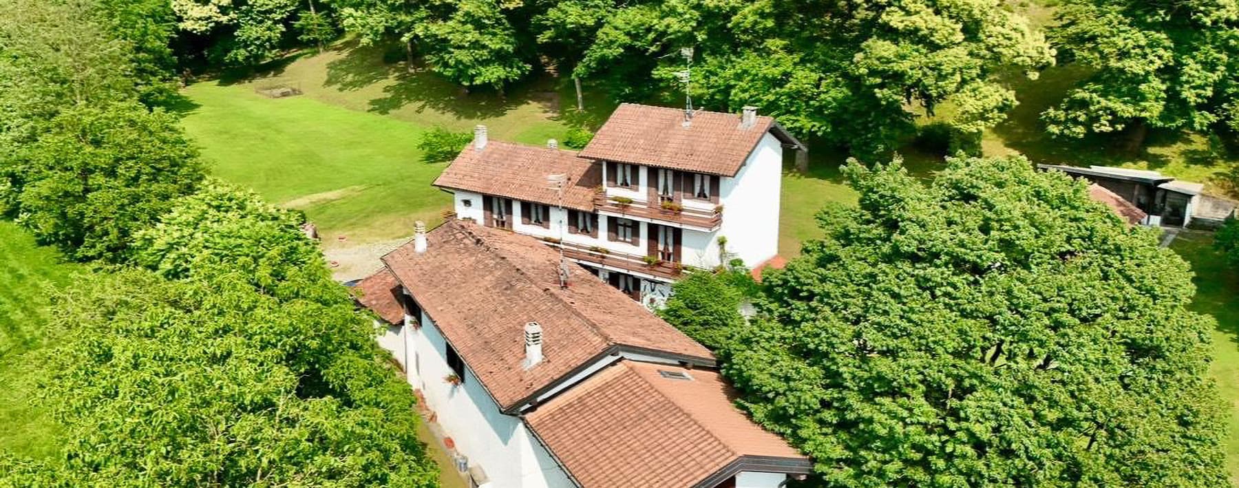 Casale ristrutturato ad Arona, Lago Maggiore