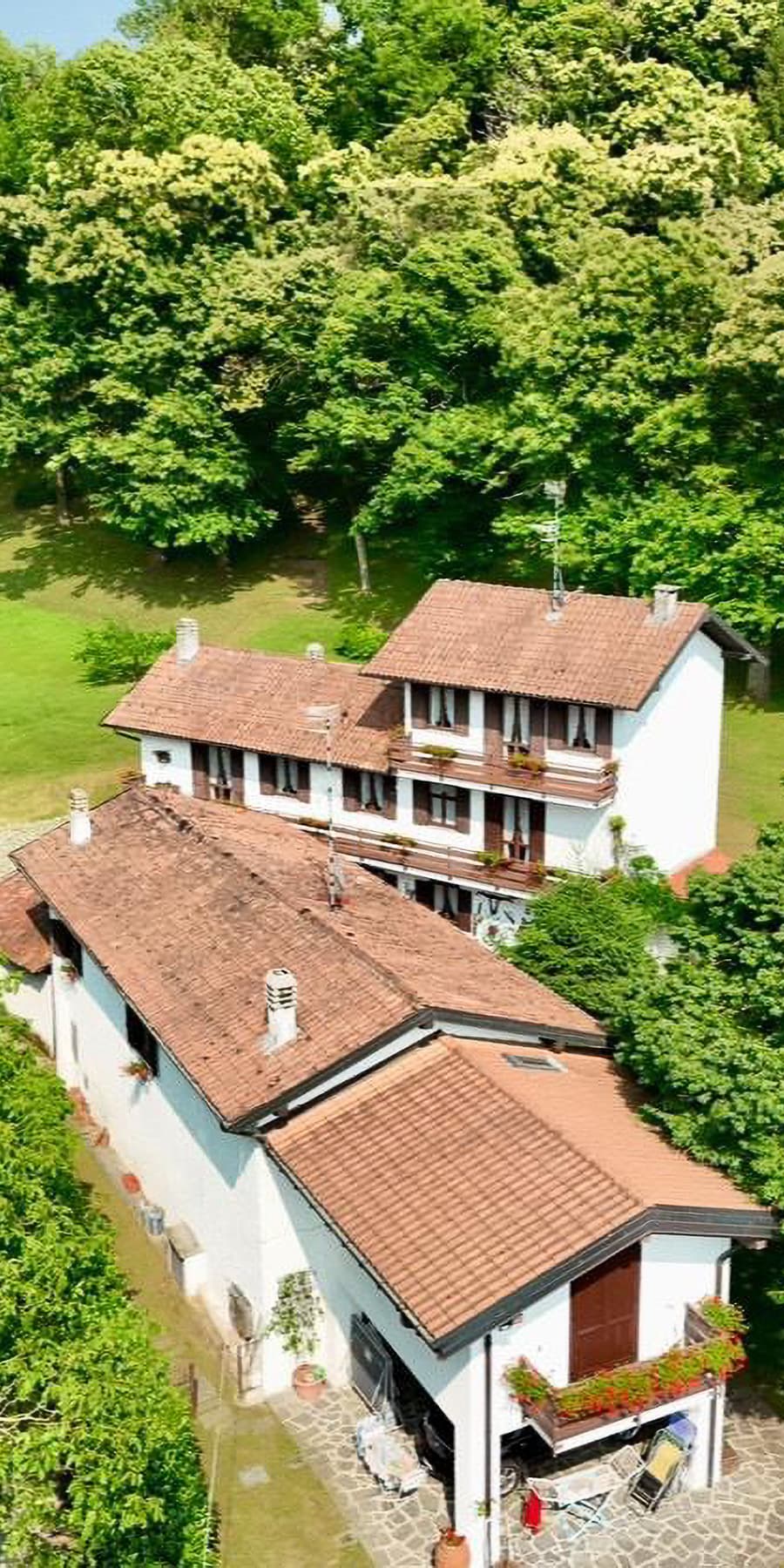Casale ristrutturato ad Arona, Lago Maggiore