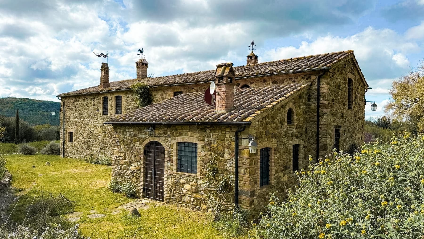 Casale in Toscana con piscina e vista panoramica a Suvereto