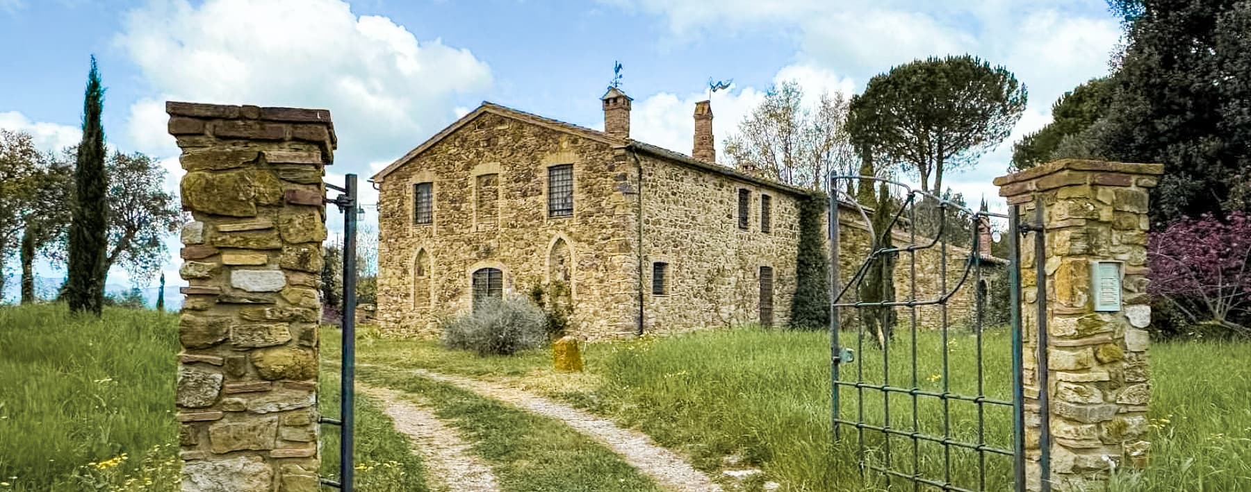 Casale in Toscana con piscina e vista panoramica a Suvereto