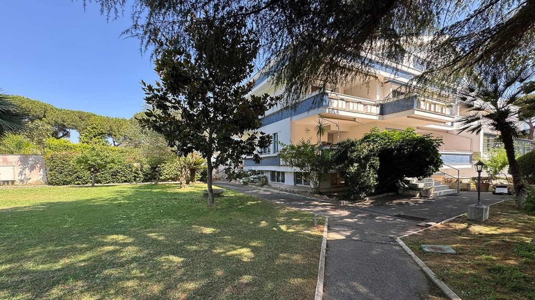 Elegant Villa in Rome, Lazio's Heart