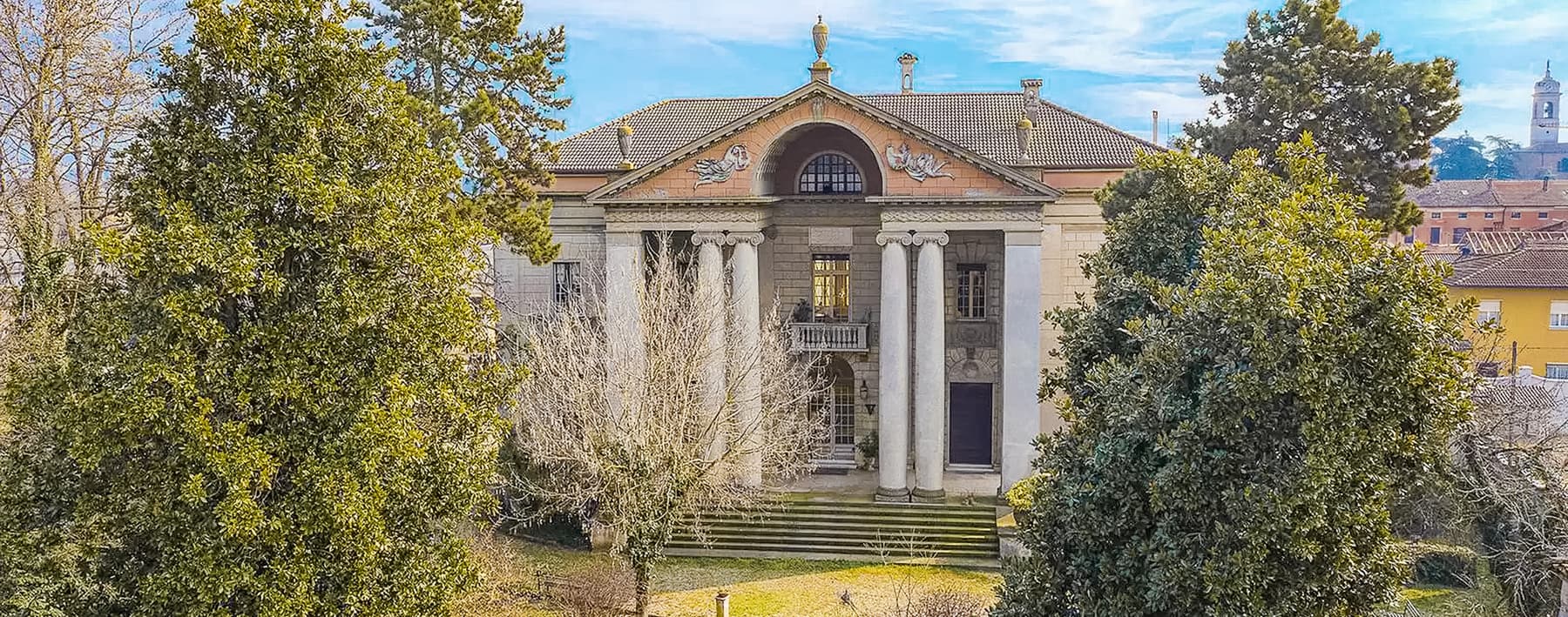 Villa storica immersa nel verde a Cremona