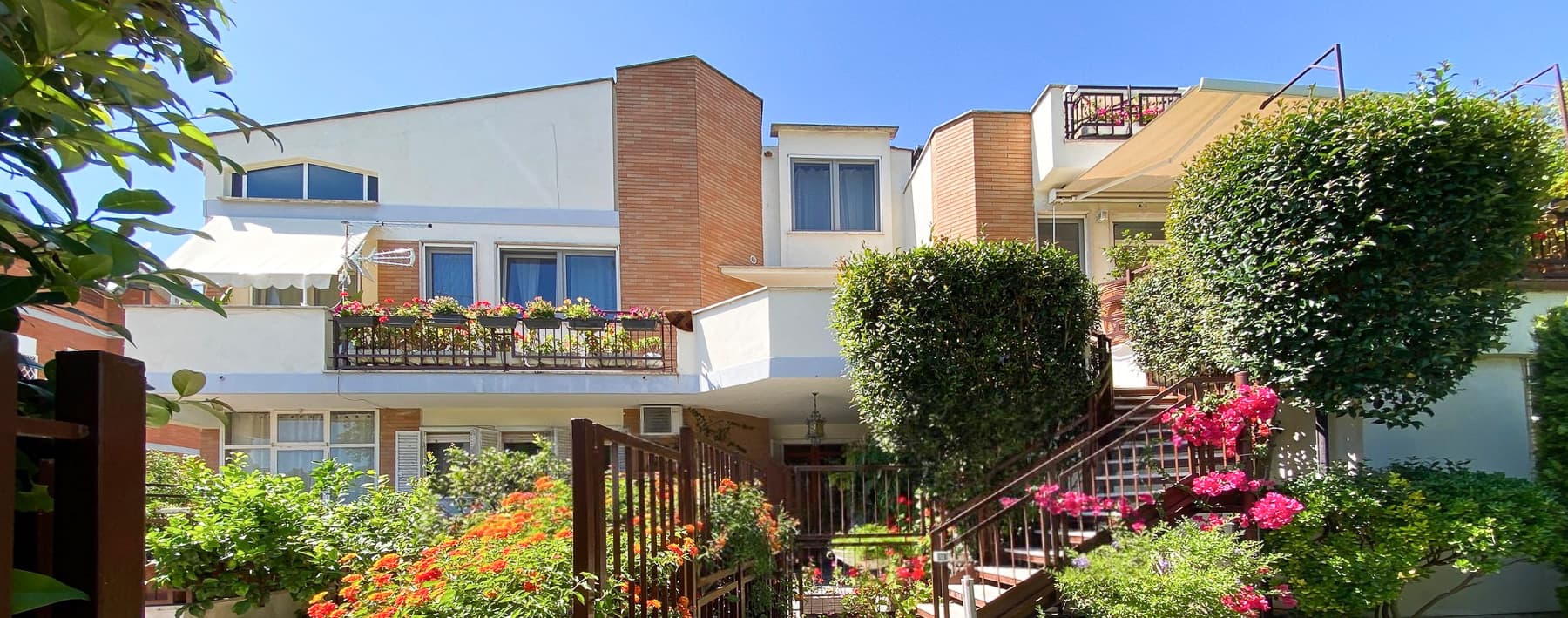 Villa unifamiliare a Roma, ampi spazi a Casal Palocco