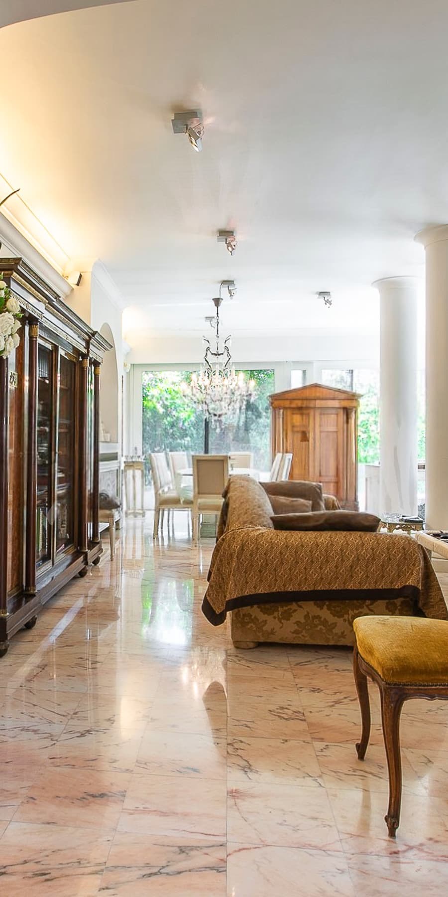 Villa con Giardino nel Prestigioso Quartiere Axa, Roma