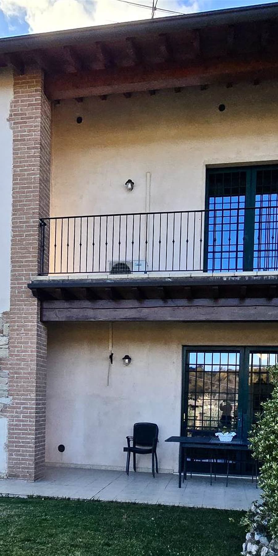 Villa panoramica a Gavardo, immersa nel verde