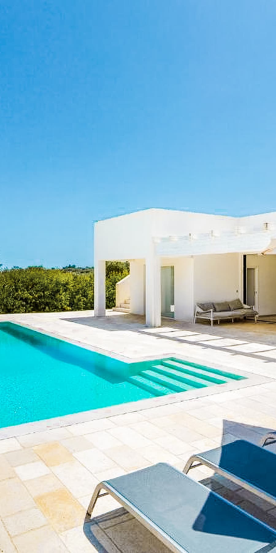 Villa moderna con piscina a Carovigno, Puglia