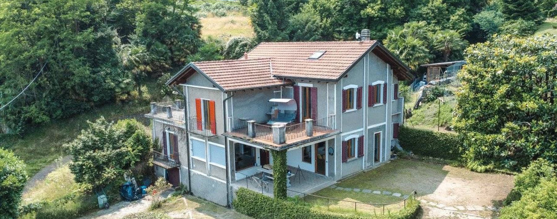 Villa a Oggebbio con vista Lago Maggiore e giardino ampio