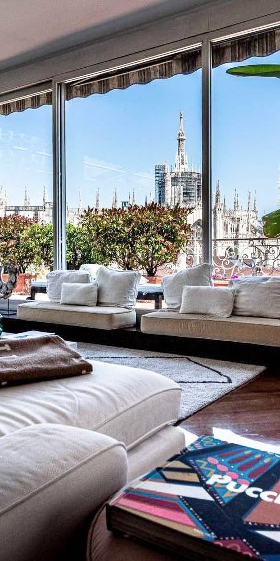 Attico a Milano con vista Duomo e terrazzo piantumato