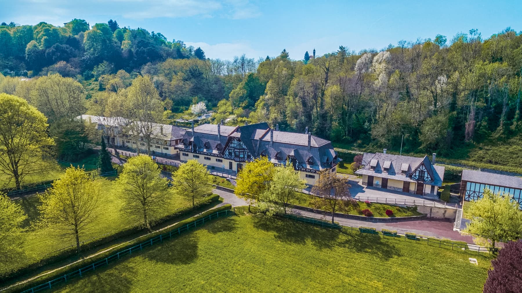 Charming Villa in Anzano del Parco, Lombardy