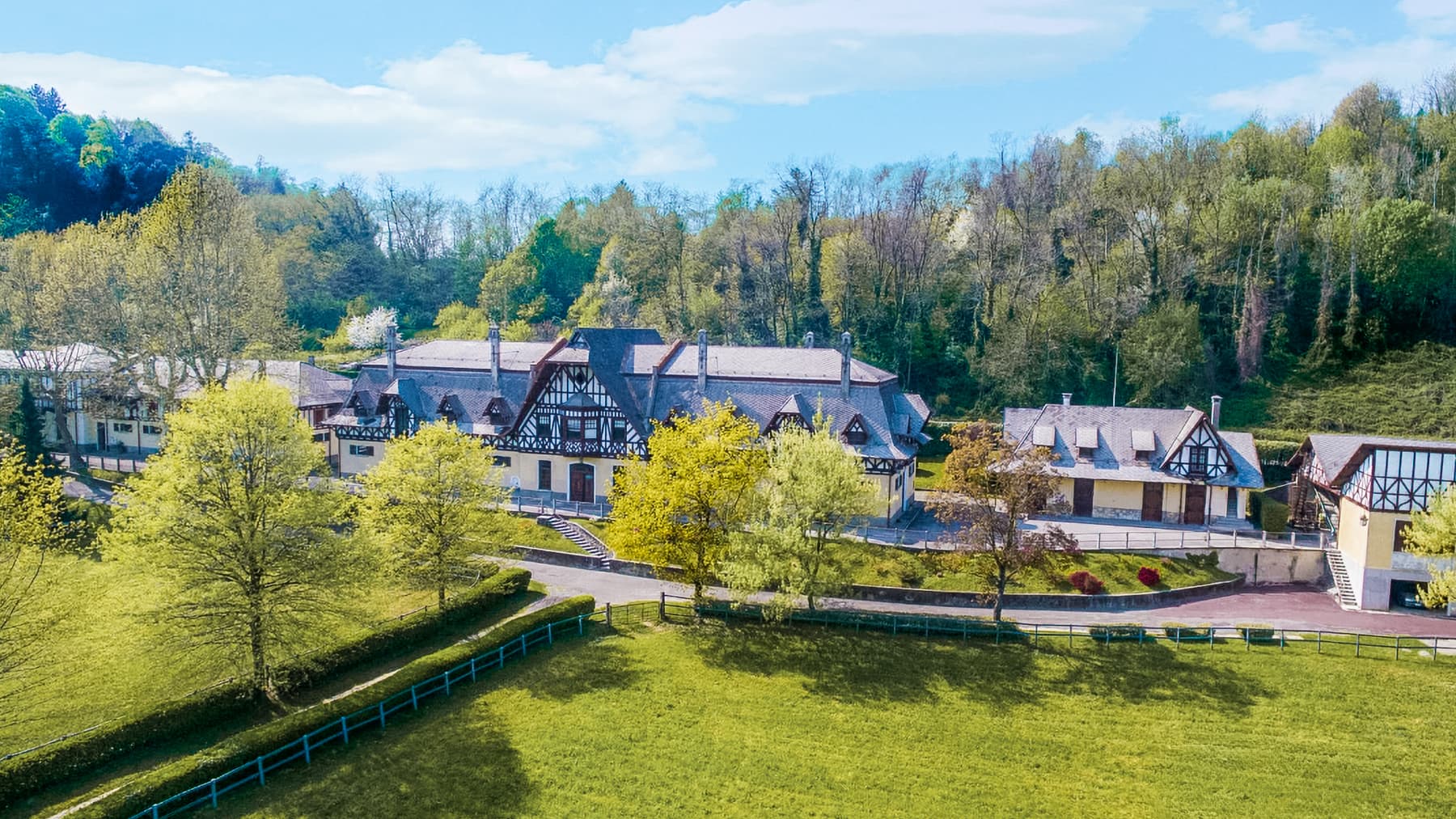Charming Villa in Anzano del Parco, Lombardy