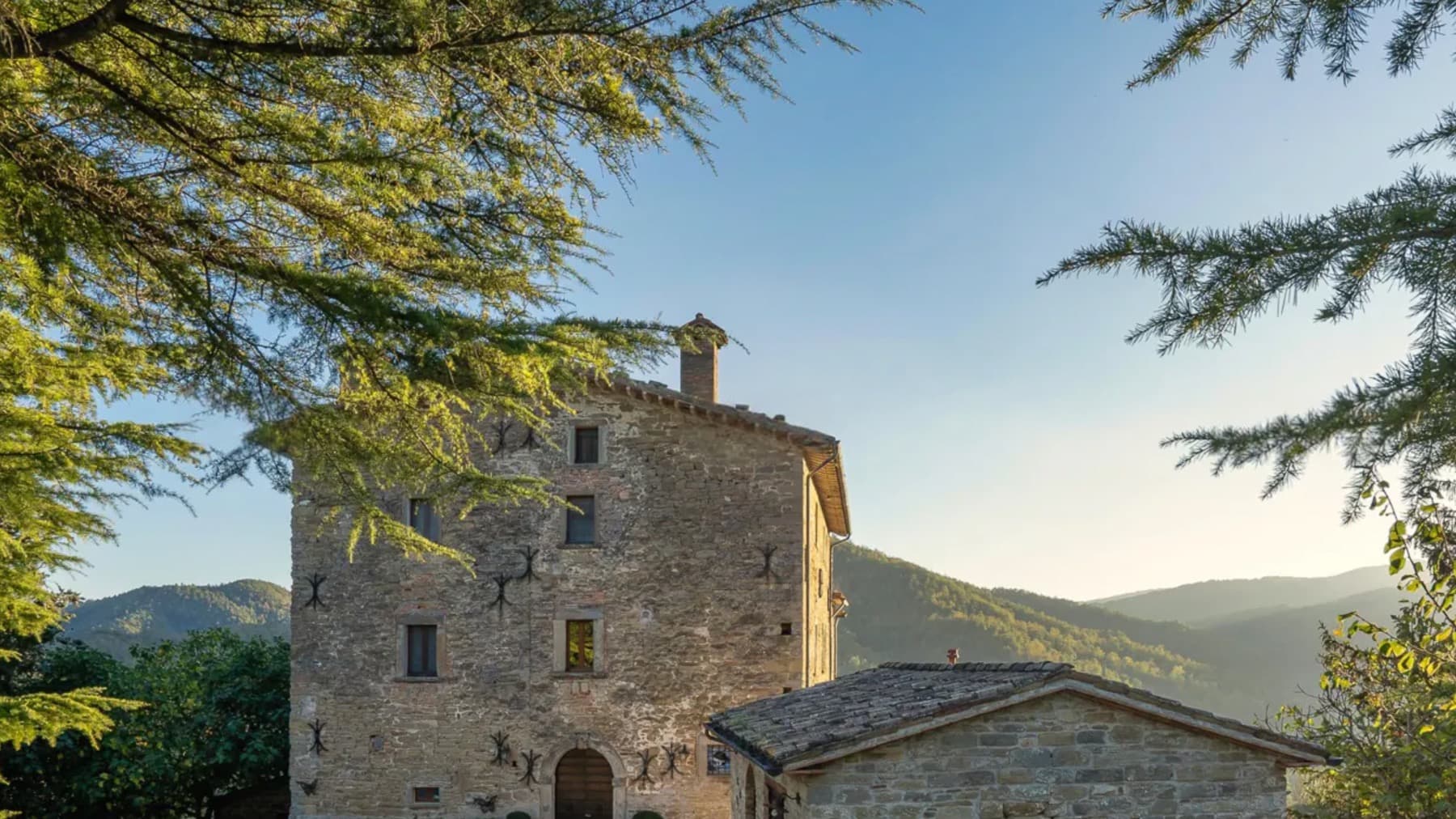 Casale storico nelle colline umbre, Pietralunga