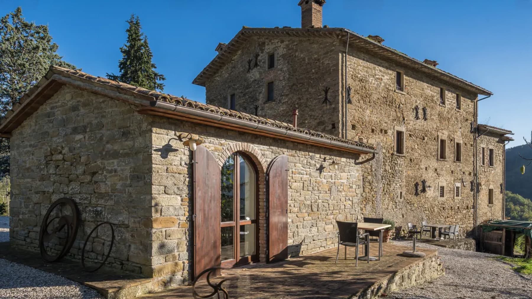 Casale storico nelle colline umbre, Pietralunga