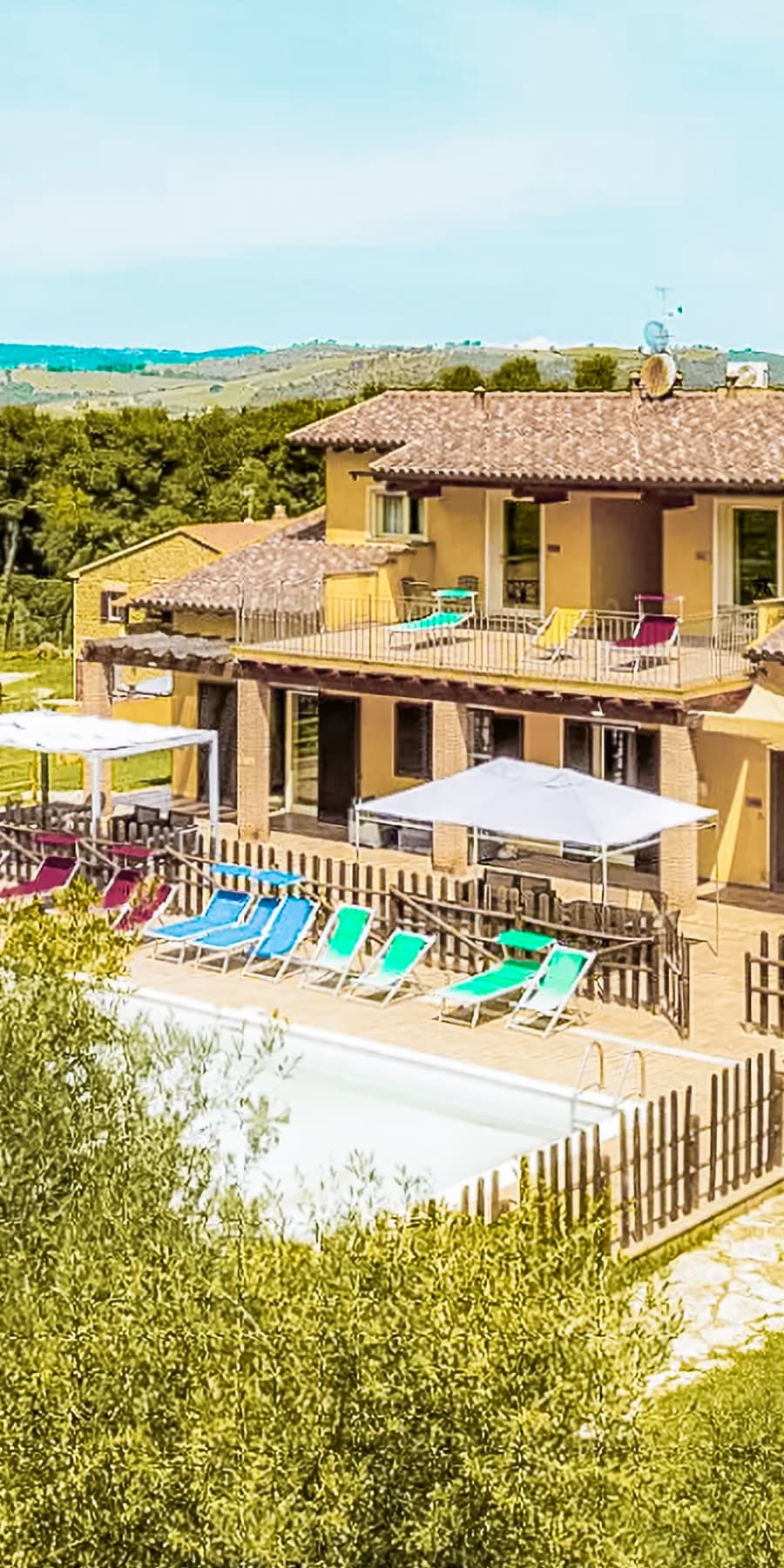 Villa con Piscina e Uliveto a Magliano in Toscana