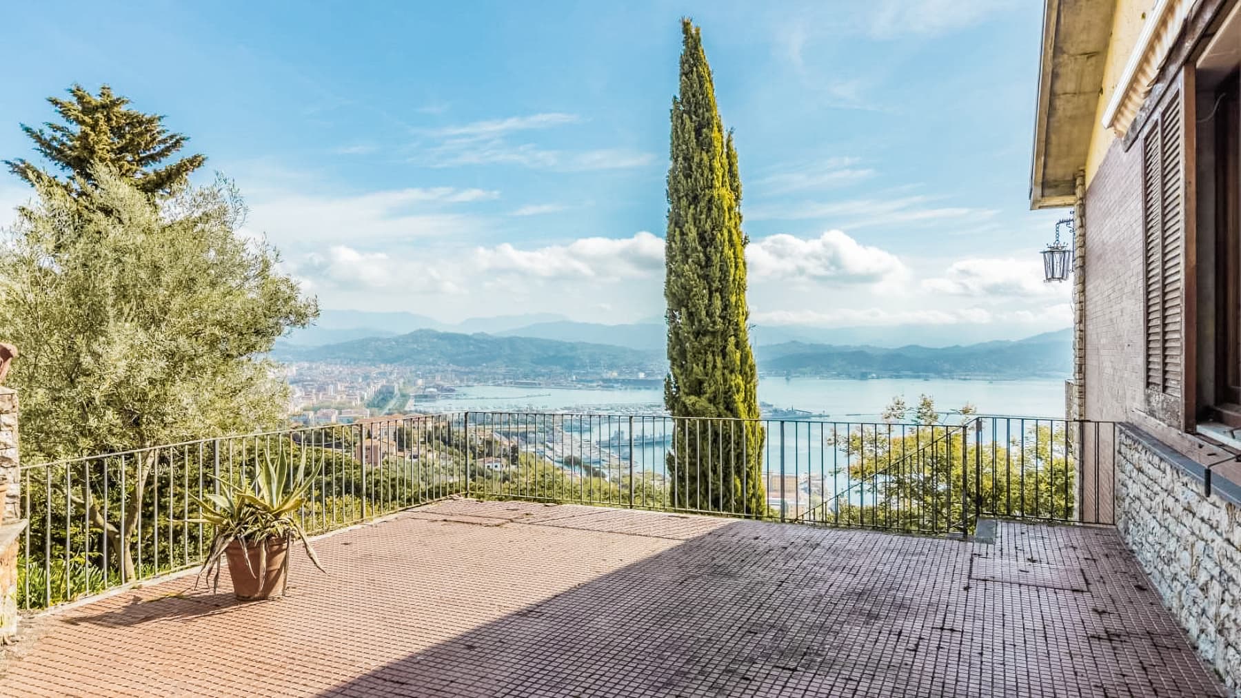 Villa a La Spezia, vista Golfo dei Poeti e ampio terrazzo