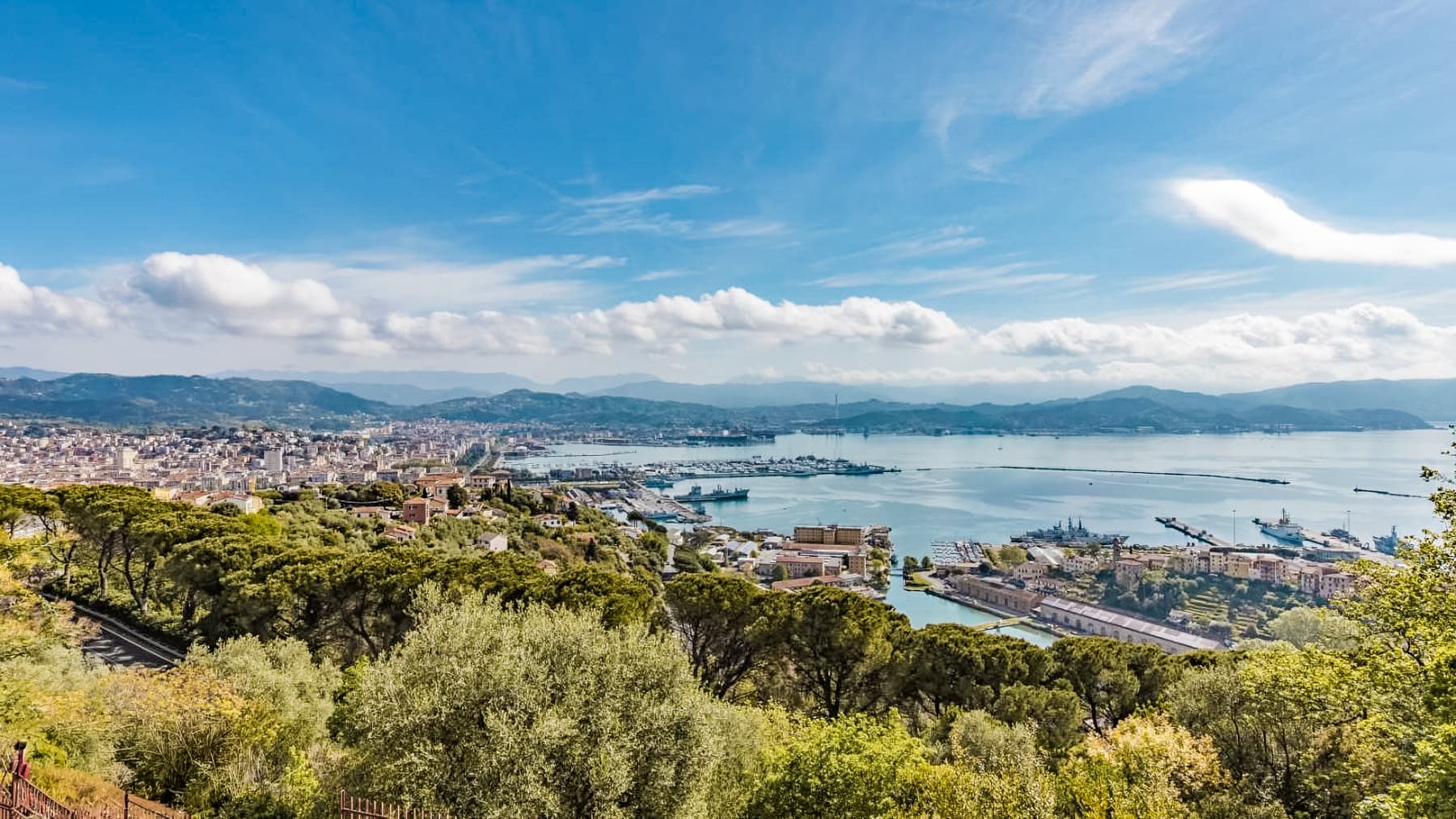Villa a La Spezia, vista Golfo dei Poeti e ampio terrazzo