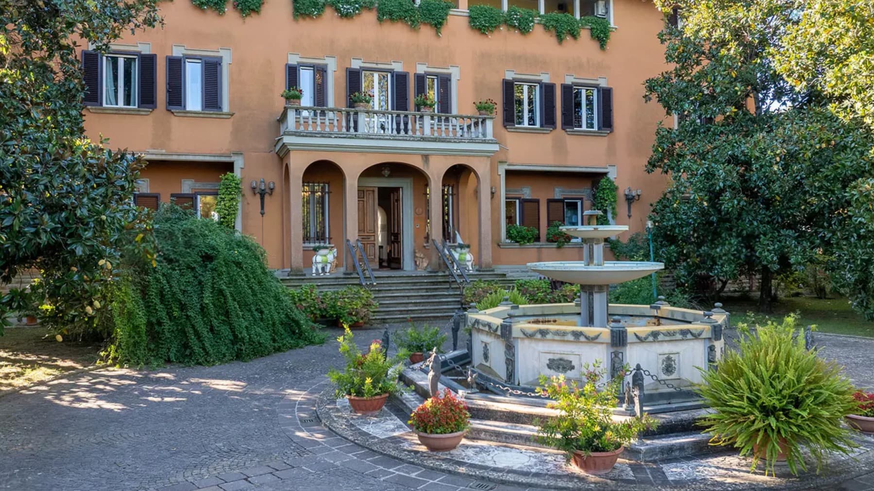 Villa esclusiva con piscina tra le colline di Corciano